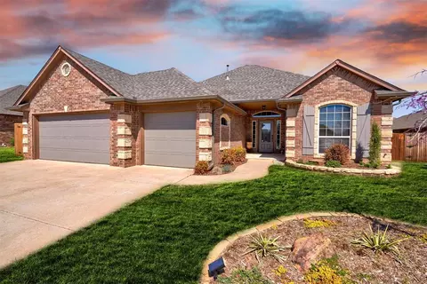 11205 SW 37th Ct, Mustang, OK 73064