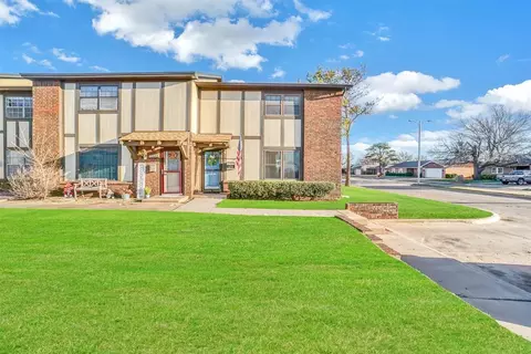 1251 Canterbury Blvd, Altus, OK 73521