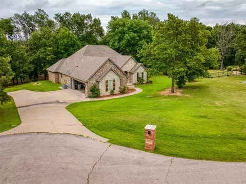 19462 Charleston Pt, Shawnee, OK 74801