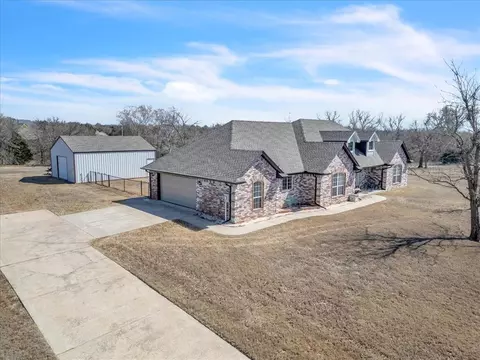 7010 Lakeview Dr, Blanchard, OK 73010