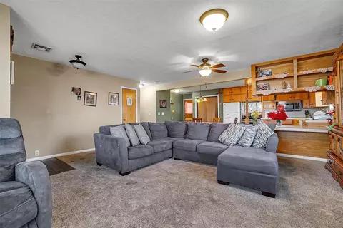 620 N 6th St, Thomas, OK 73669 photo 9