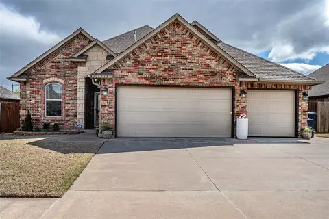 11812 SW 18th St, Yukon, OK 73099