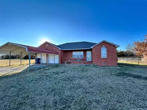 918 N Elm St, Stratford, OK 74872