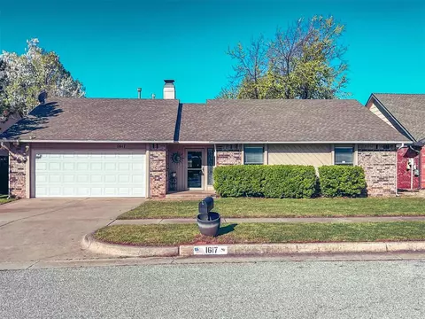 1617 Magnolia Ln, Edmond, OK 73013