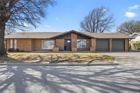 513 Oak Dr, Weatherford, OK 73096
