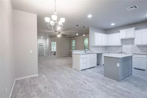 411 Grove St, Perry, OK 73077 photo 8