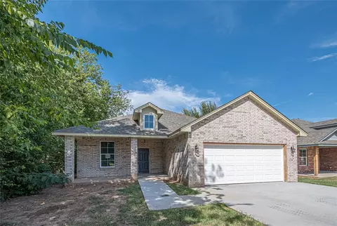 411 Grove St, Perry, OK 73077 photo 2