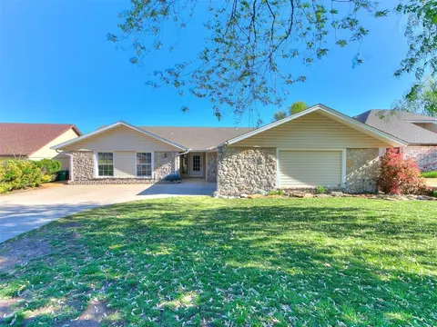 11221 Folkstone Dr, Yukon, OK 73099