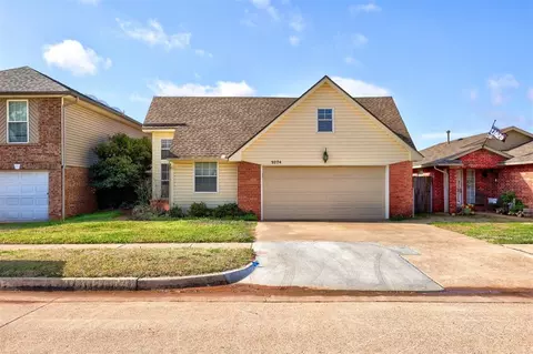 9204 Orange Dr, Midwest City, OK 73130