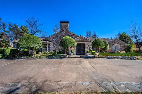 7320 N Country Club Dr, Oklahoma City, OK 73116