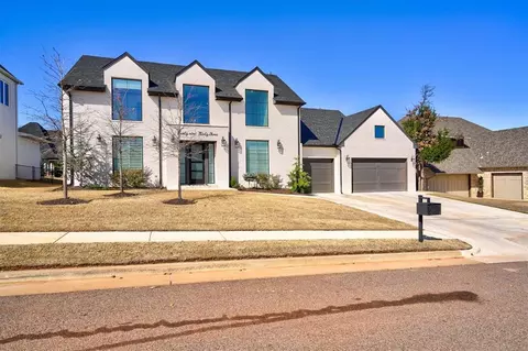 2933 Sandstone Rdg, Edmond, OK 73034