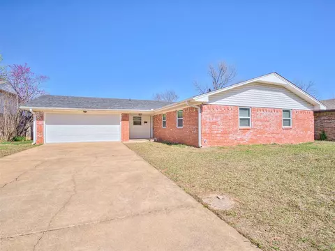14 Arapaho Dr, Shawnee, OK 74801