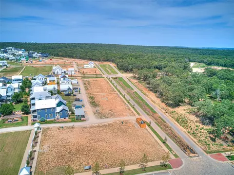 56 Hill St, Carlton Landing, OK 74432