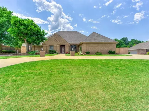 1417 Spring Creek Dr, Yukon, OK 73099