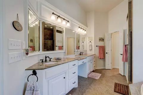2000 Maria Cir, Edmond, OK 73034 photo 22