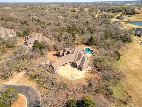 2000 Maria Cir, Edmond, OK 73034 photo 45