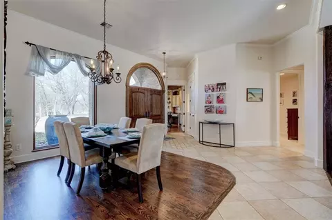 2000 Maria Cir, Edmond, OK 73034 photo 4
