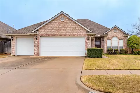 10208 Cumberland Ln, Oklahoma City, OK 73162