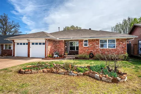 3648 Sunvalley Dr, Midwest City, OK 73110