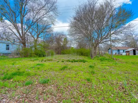 220 E 9th St, Stonewall, OK 74871