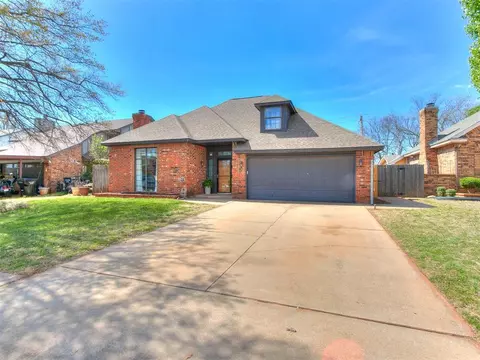 2645 Amber St, Moore, OK 73160
