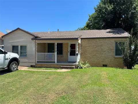 1823 S 7th St, Chickasha, OK 73018