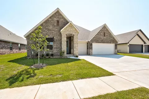 308 Tralee Ln, Yukon, OK 73099