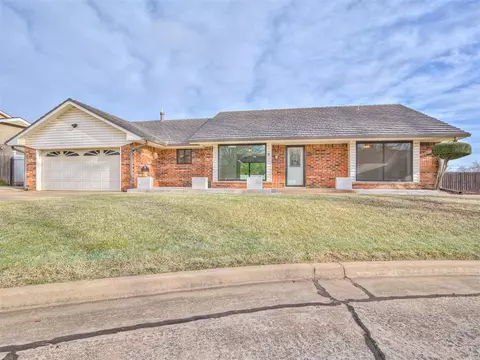 8 Norwich Ct, Shawnee, OK 74804