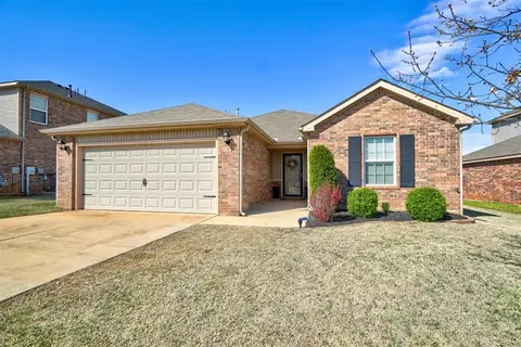 9609 Ella Ln, Moore, OK 73160