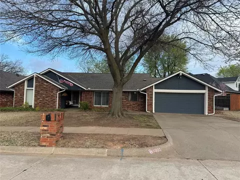 1022 Meadow Ridge Rd, Norman, OK 73072