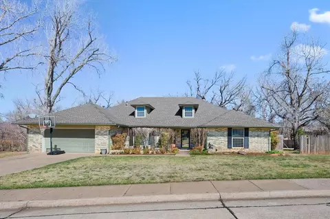 2204 Brookhaven Dr, Edmond, OK 73034