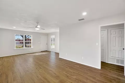 812 N Chalmers St, Altus, OK 73521 photo 5