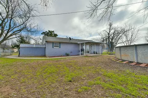 13 NW 6 Th St, Tuttle, OK 73089 photo 4
