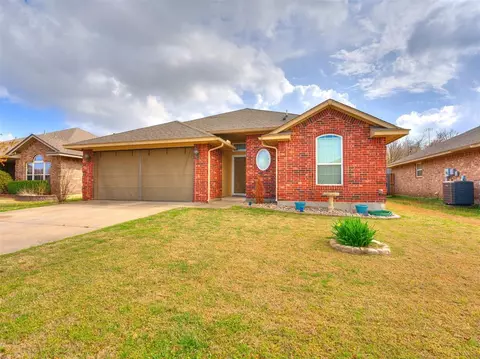2412 Apple Way, Midwest City, OK 73130