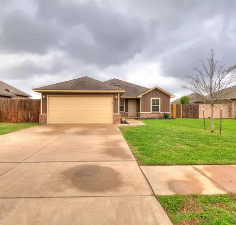 1008 SW 14th St, Moore, OK 73160
