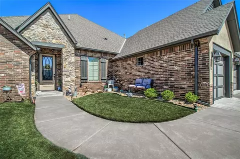 13205 NW 6th St, Yukon, OK 73099