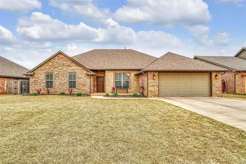 3521 Regal Dr, Altus, OK 73521 photo 2