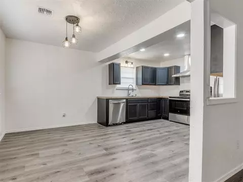 501 S Patterson Dr, Moore, OK 73160 photo 15
