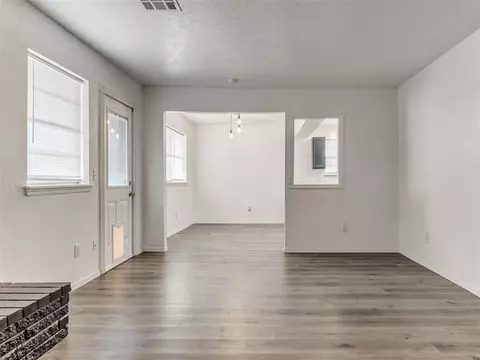 501 S Patterson Dr, Moore, OK 73160 photo 16