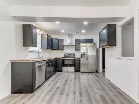 501 S Patterson Dr, Moore, OK 73160 photo 10