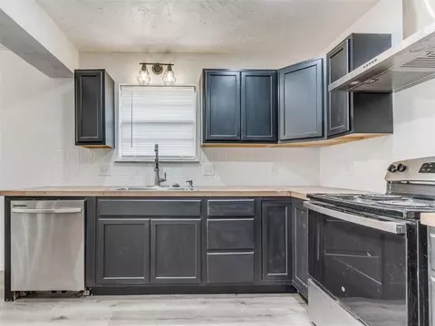 501 S Patterson Dr, Moore, OK 73160 photo 6