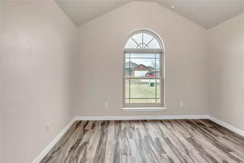 1809 Meadow Run Dr, Moore, OK 73160 photo 12