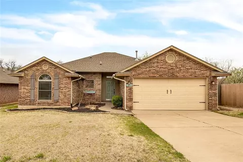 1809 Meadow Run Dr, Moore, OK 73160