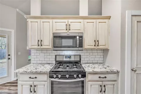 1809 Meadow Run Dr, Moore, OK 73160 photo 5