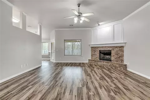 1809 Meadow Run Dr, Moore, OK 73160 photo 3
