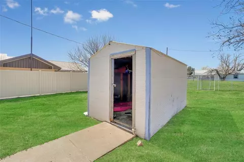 111 N Grand Ave, Willow, OK 73673 photo 31