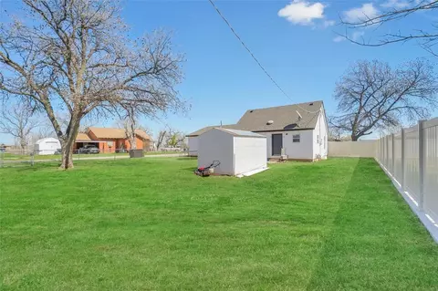 111 N Grand Ave, Willow, OK 73673 photo 28