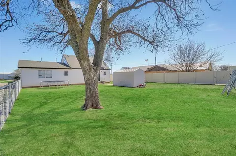 111 N Grand Ave, Willow, OK 73673 photo 27