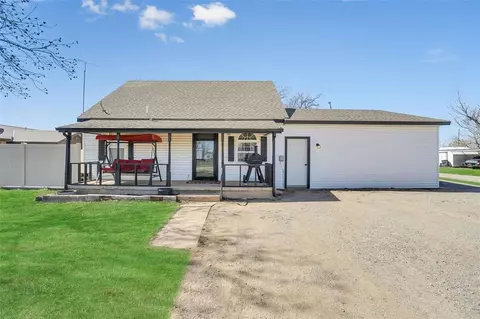 111 N Grand Ave, Willow, OK 73673 photo 4