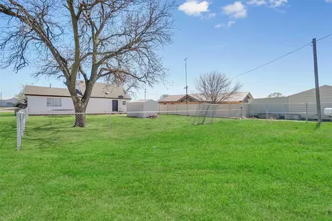 111 N Grand Ave, Willow, OK 73673 photo 29